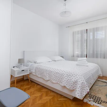 Valentino Apartment